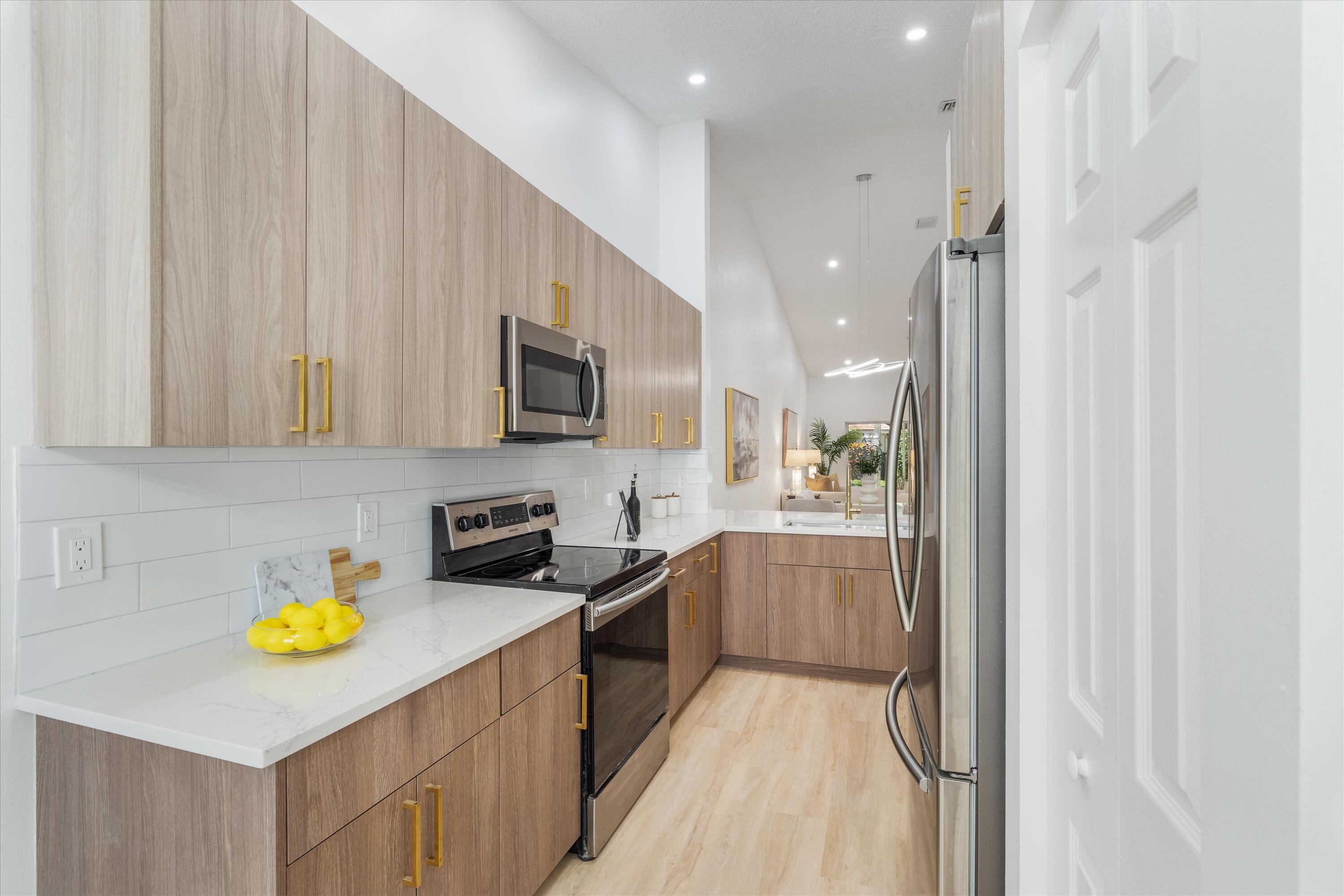 6092 Caladium Road Delray Beach, FL 33484 - Photo 9 of 59 two tone cabinets