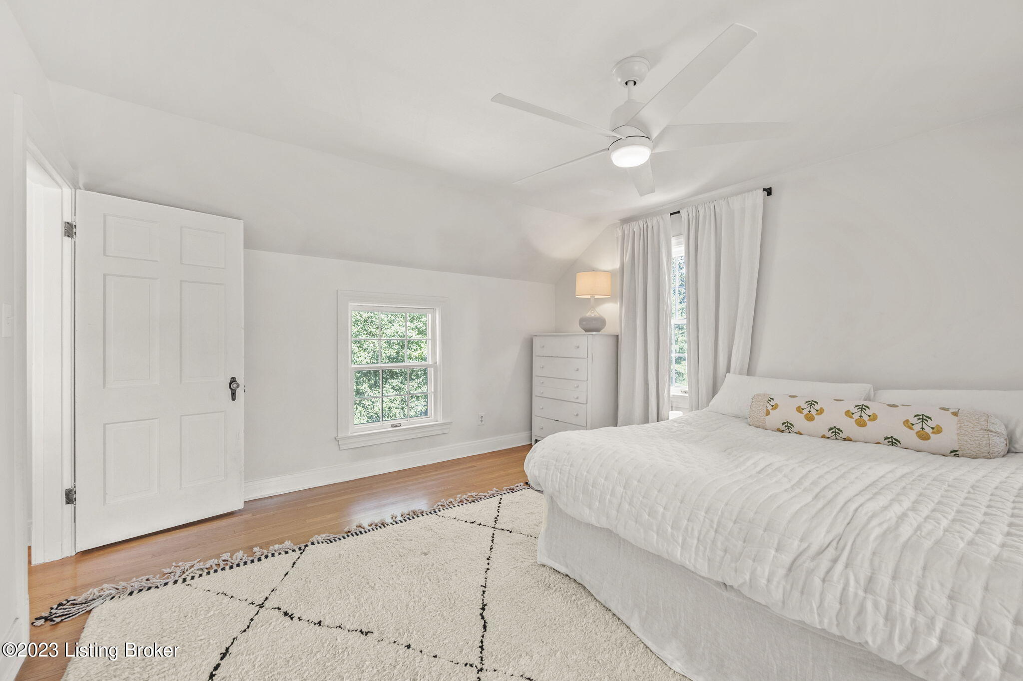 2885 Regan Road Louisville, KY 40206 - Photo 24 of 39 Primary Bedroom