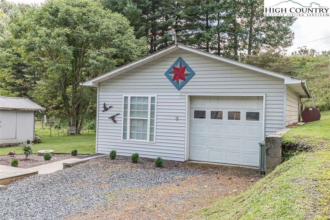 1047 Buffalo Road West Jefferson, NC 28694 - Photo 29 of 39 Gallery Image 29