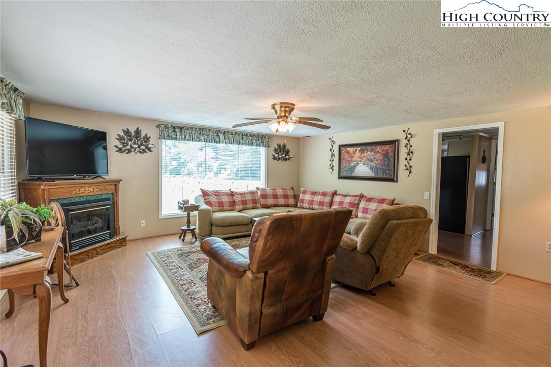 1047 Buffalo Road West Jefferson, NC 28694 - Photo 4 of 39 Gallery Image 4