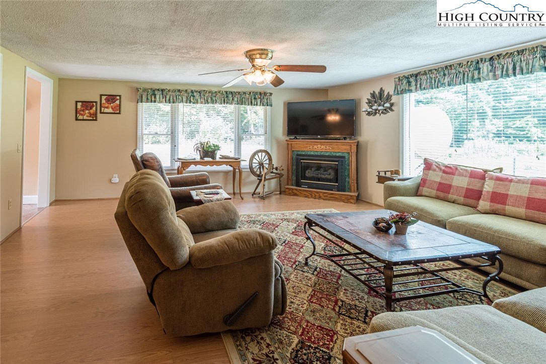 1047 Buffalo Road West Jefferson, NC 28694 - Photo 5 of 39 Gallery Image 5