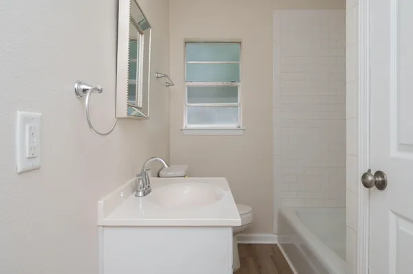 $1,200 | 709 Greenwood Street, Unit B, Fort Walton Beach, FL 32547