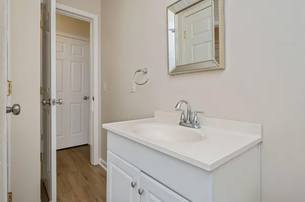 $1,200 | 709 Greenwood Street, Unit B, Fort Walton Beach, FL 32547