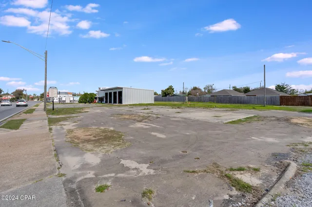 $359,000 | 523 Ohio Avenue, Lynn Haven, FL 32444