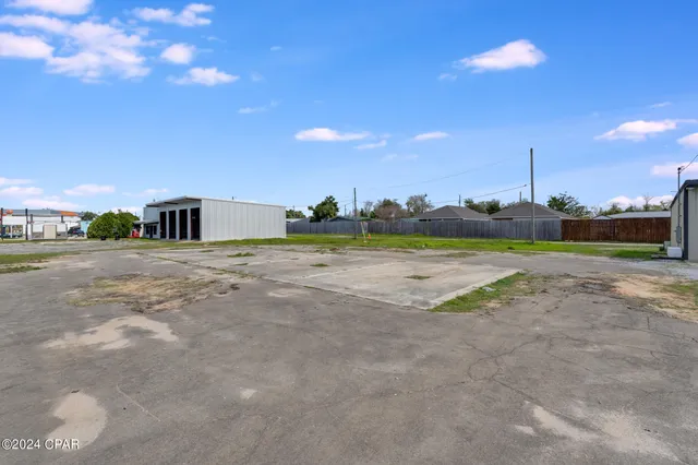 $359,000 | 523 Ohio Avenue, Lynn Haven, FL 32444