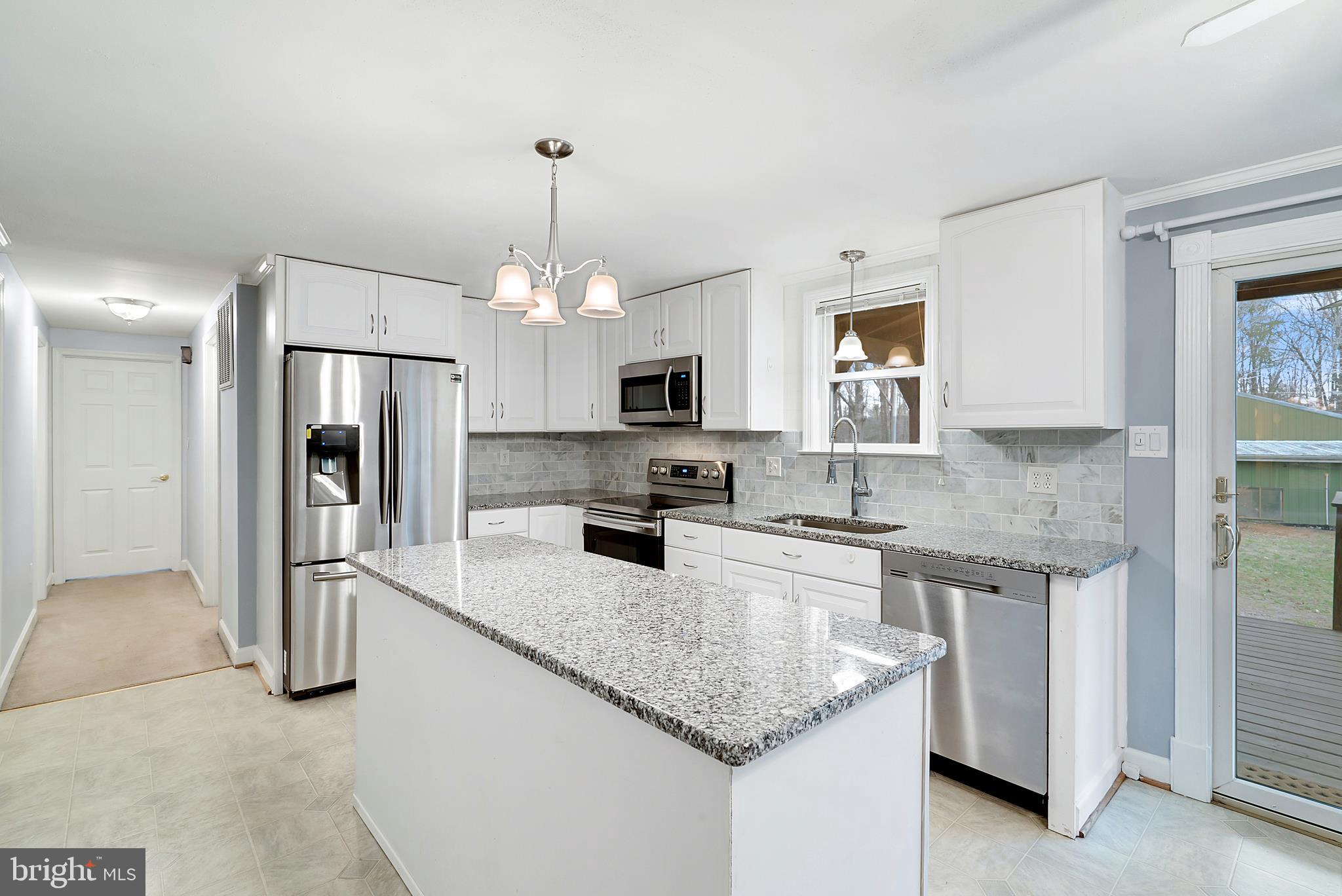 7149 Rogues Road Nokesville, VA 20181 - Photo 12 of 35 Renovated Kitchen