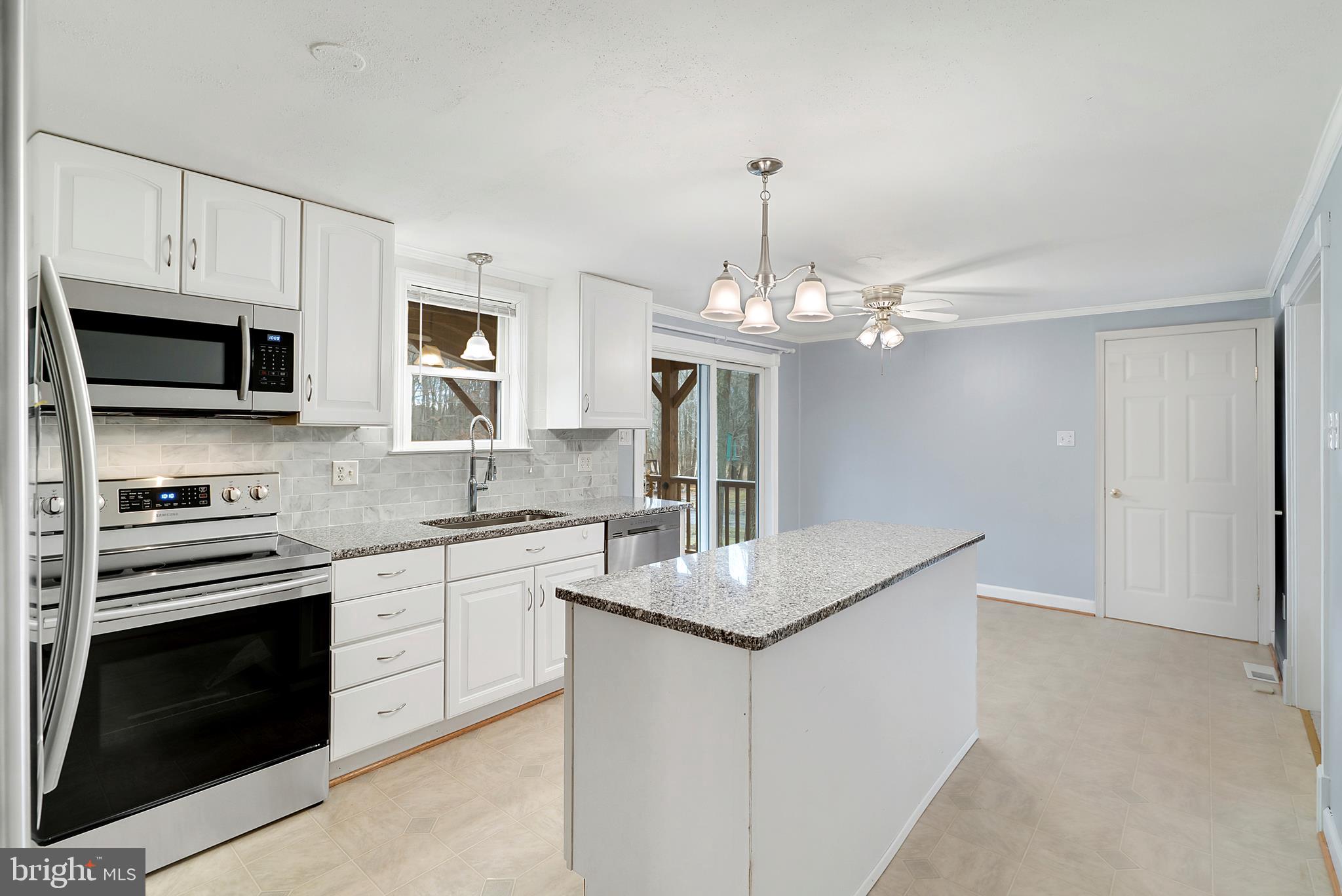 7149 Rogues Road Nokesville, VA 20181 - Photo 13 of 35 Renovated Kitchen