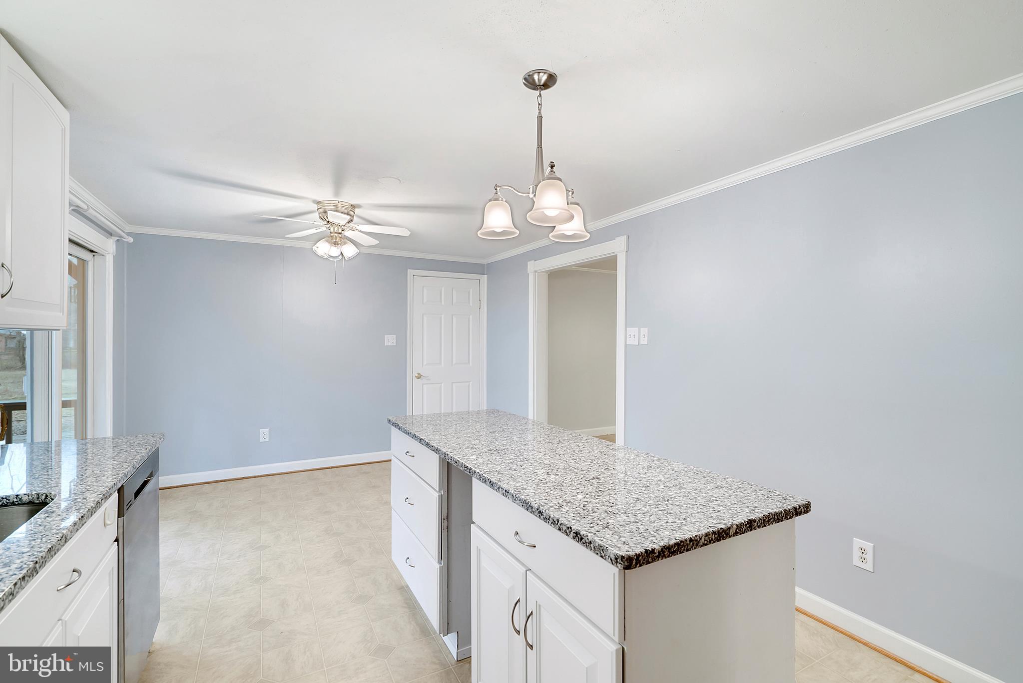 7149 Rogues Road Nokesville, VA 20181 - Photo 14 of 35 Renovated Kitchen