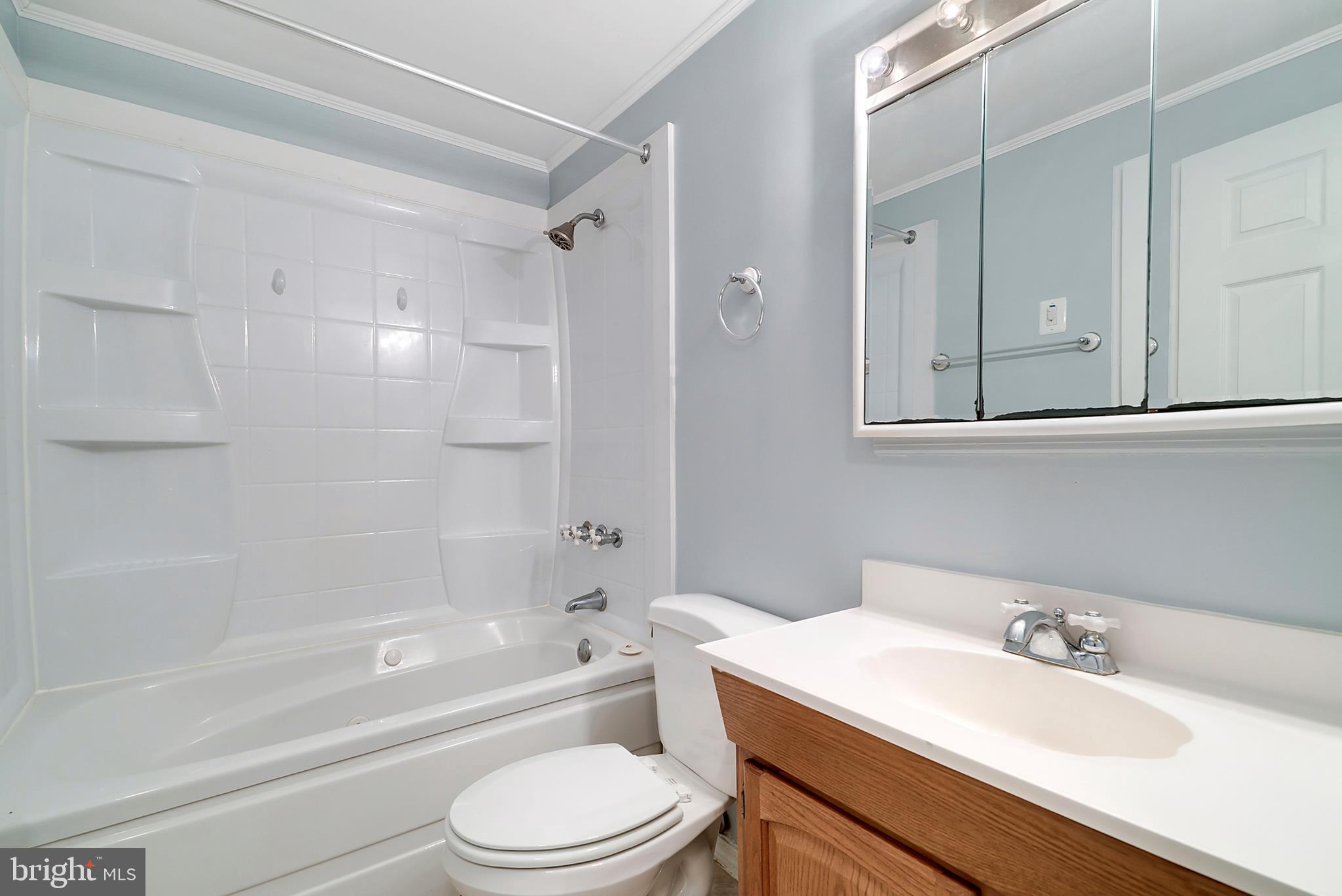 7149 Rogues Road Nokesville, VA 20181 - Photo 23 of 35 Full Bathroom