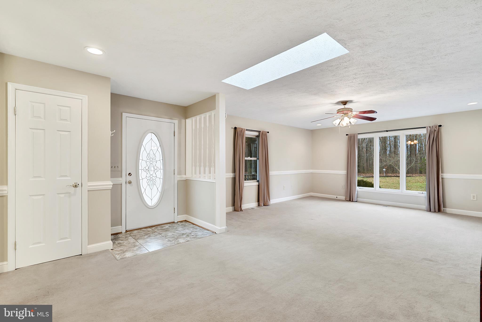 7149 Rogues Road Nokesville, VA 20181 - Photo 6 of 35 Living Room