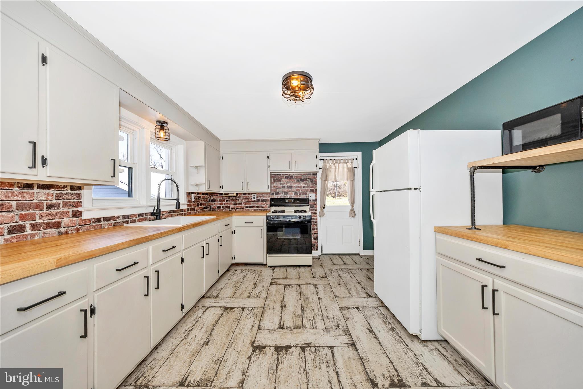 9435 Hollow Road Middletown, MD 21769 - Photo 11 of 40 Kitchen