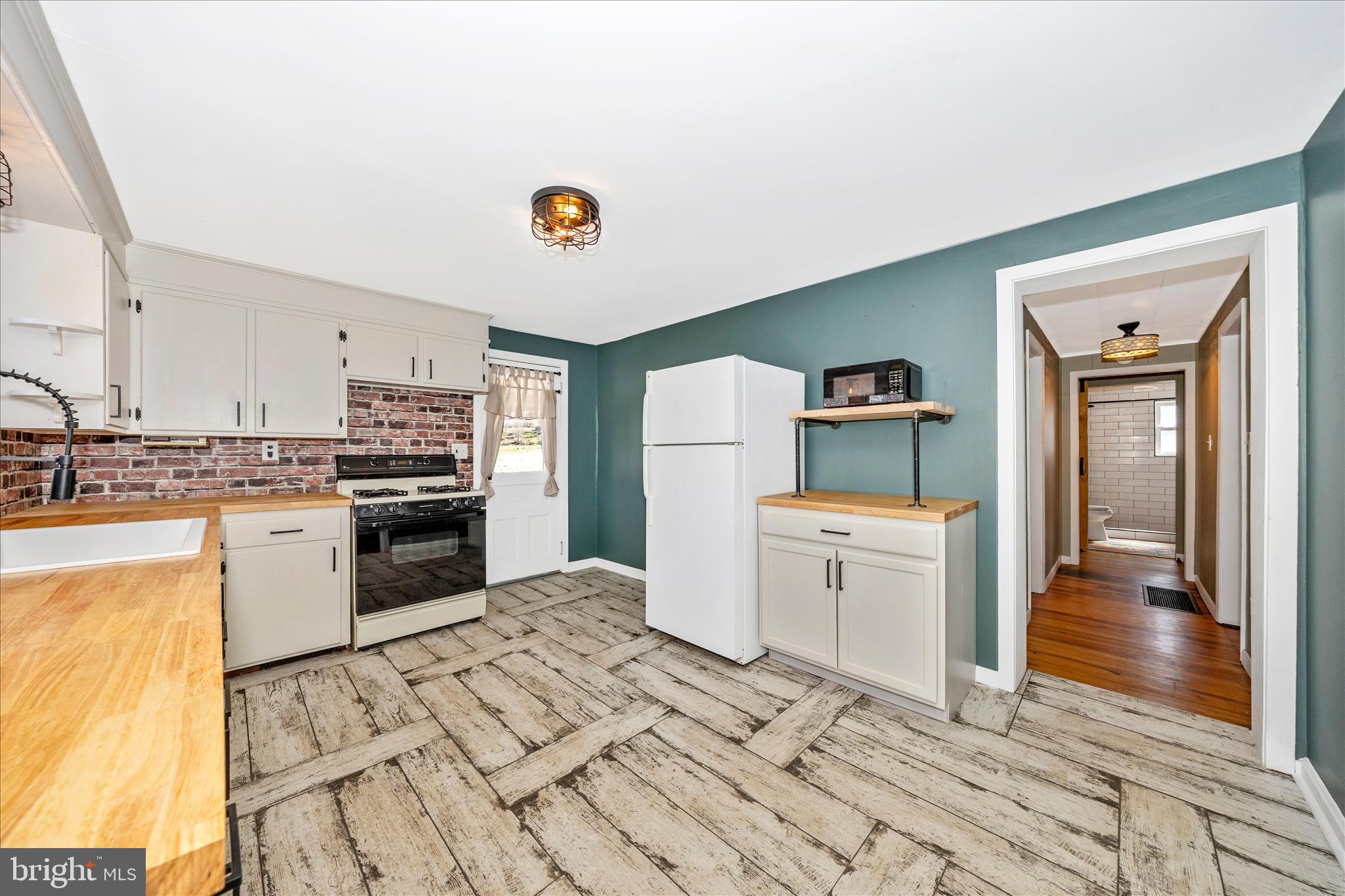 9435 Hollow Road Middletown, MD 21769 - Photo 12 of 40 Kitchen
