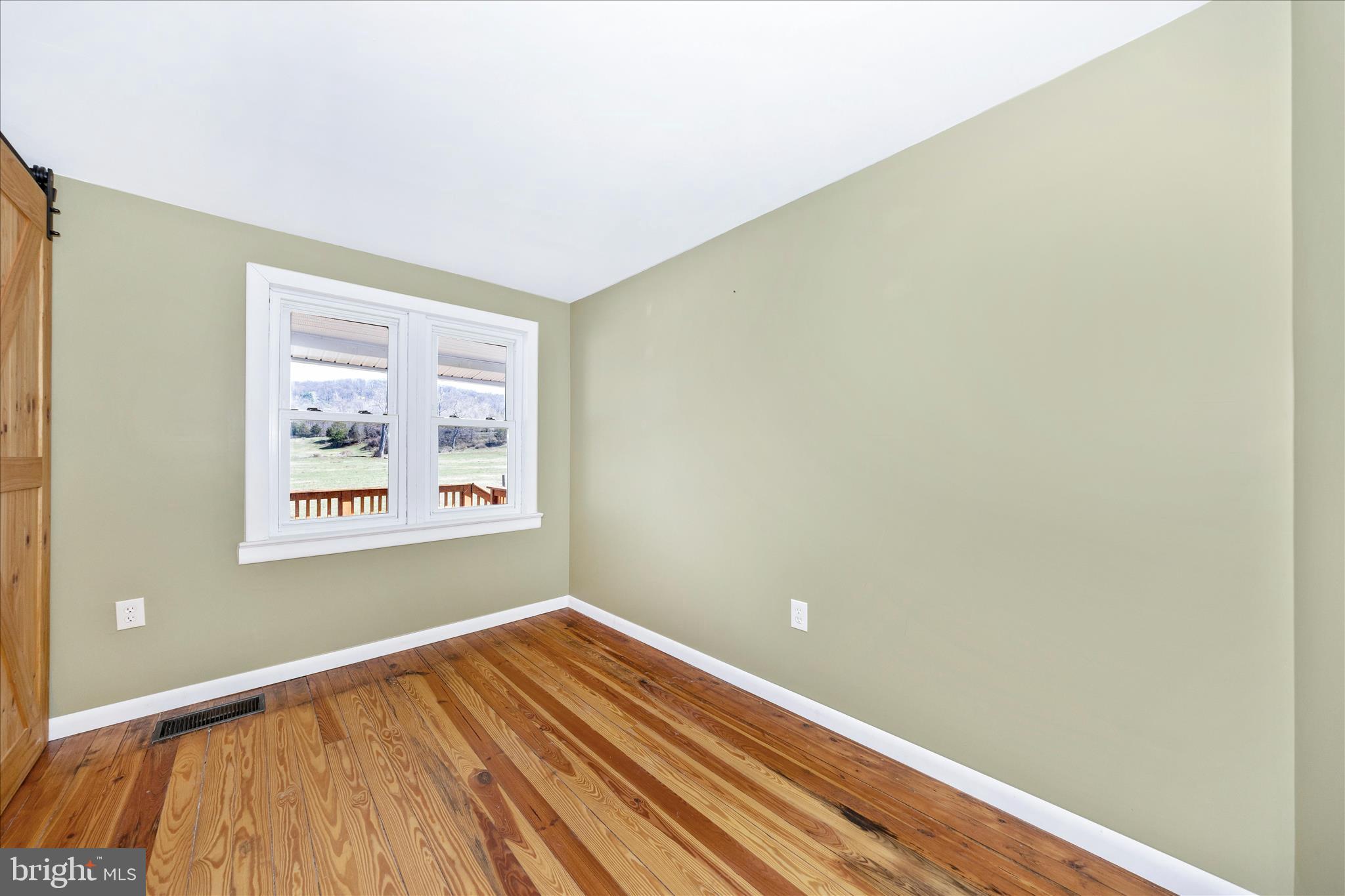 9435 Hollow Road Middletown, MD 21769 - Photo 20 of 40 Bedroom 3