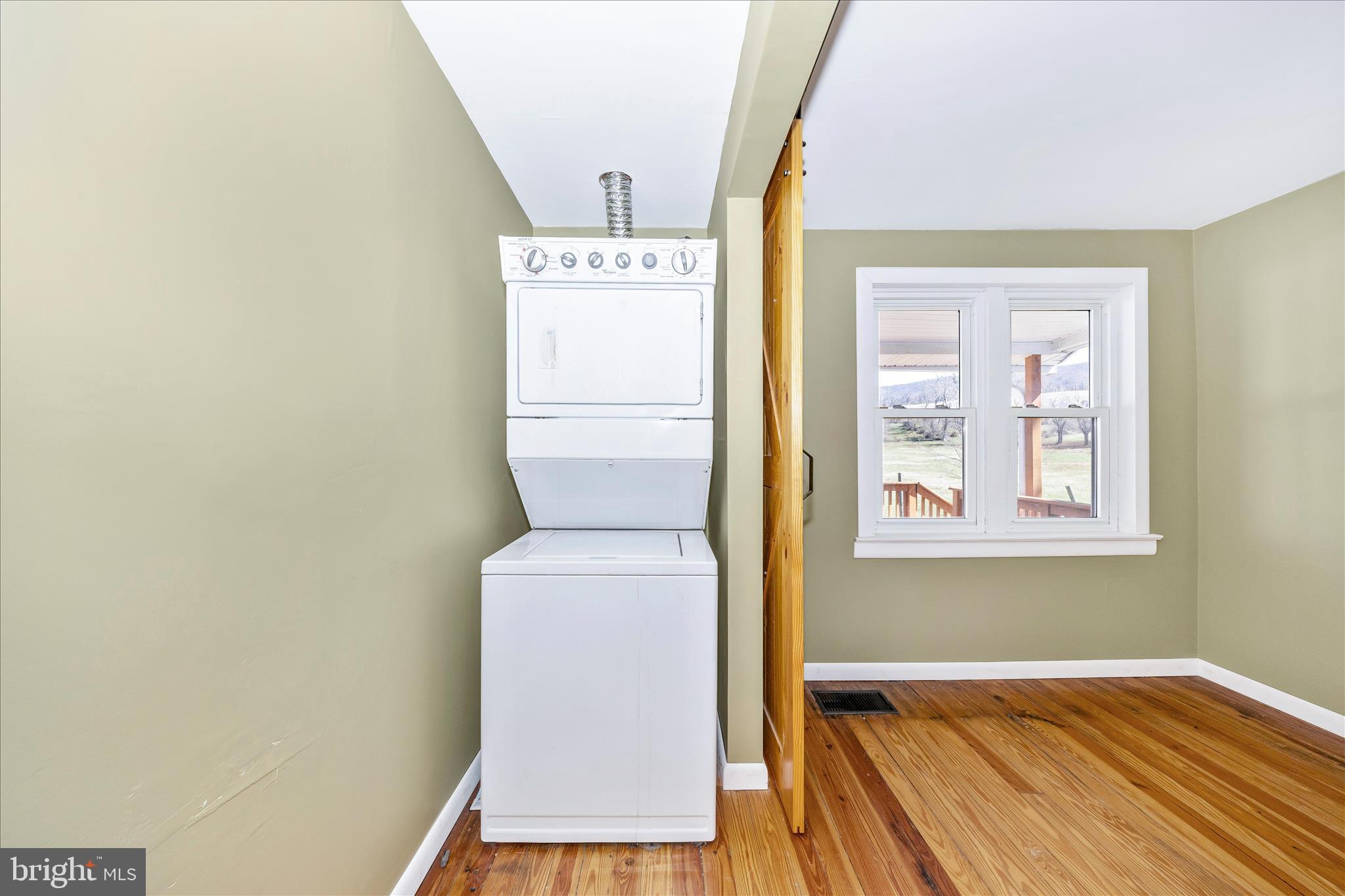 9435 Hollow Road Middletown, MD 21769 - Photo 21 of 40 Laundry Area