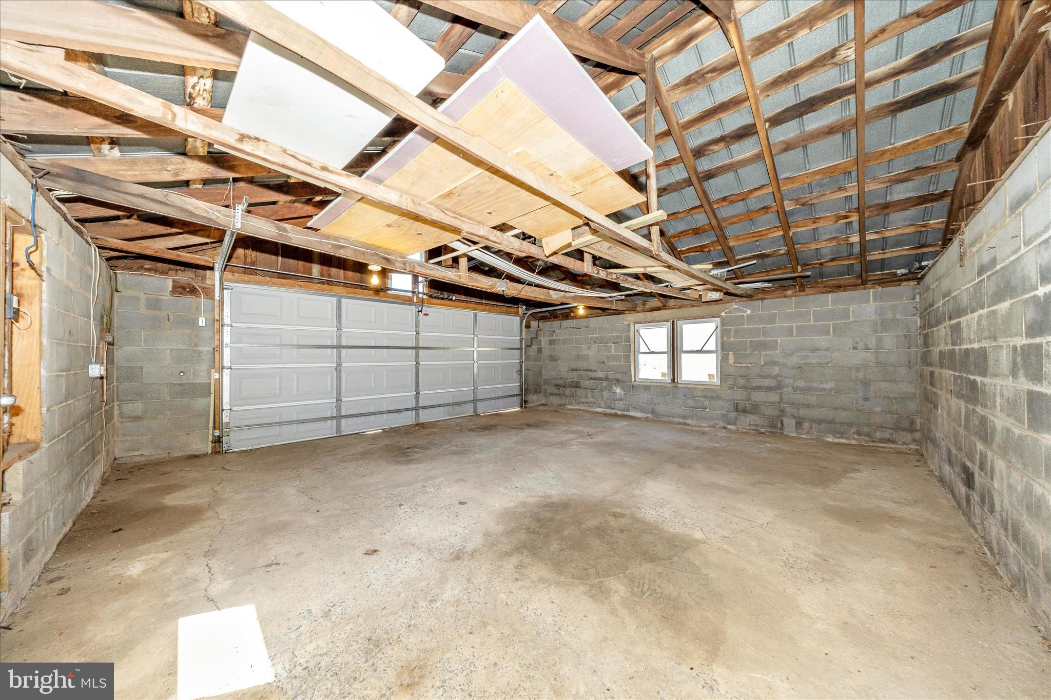 9435 Hollow Road Middletown, MD 21769 - Photo 26 of 40 Garage
