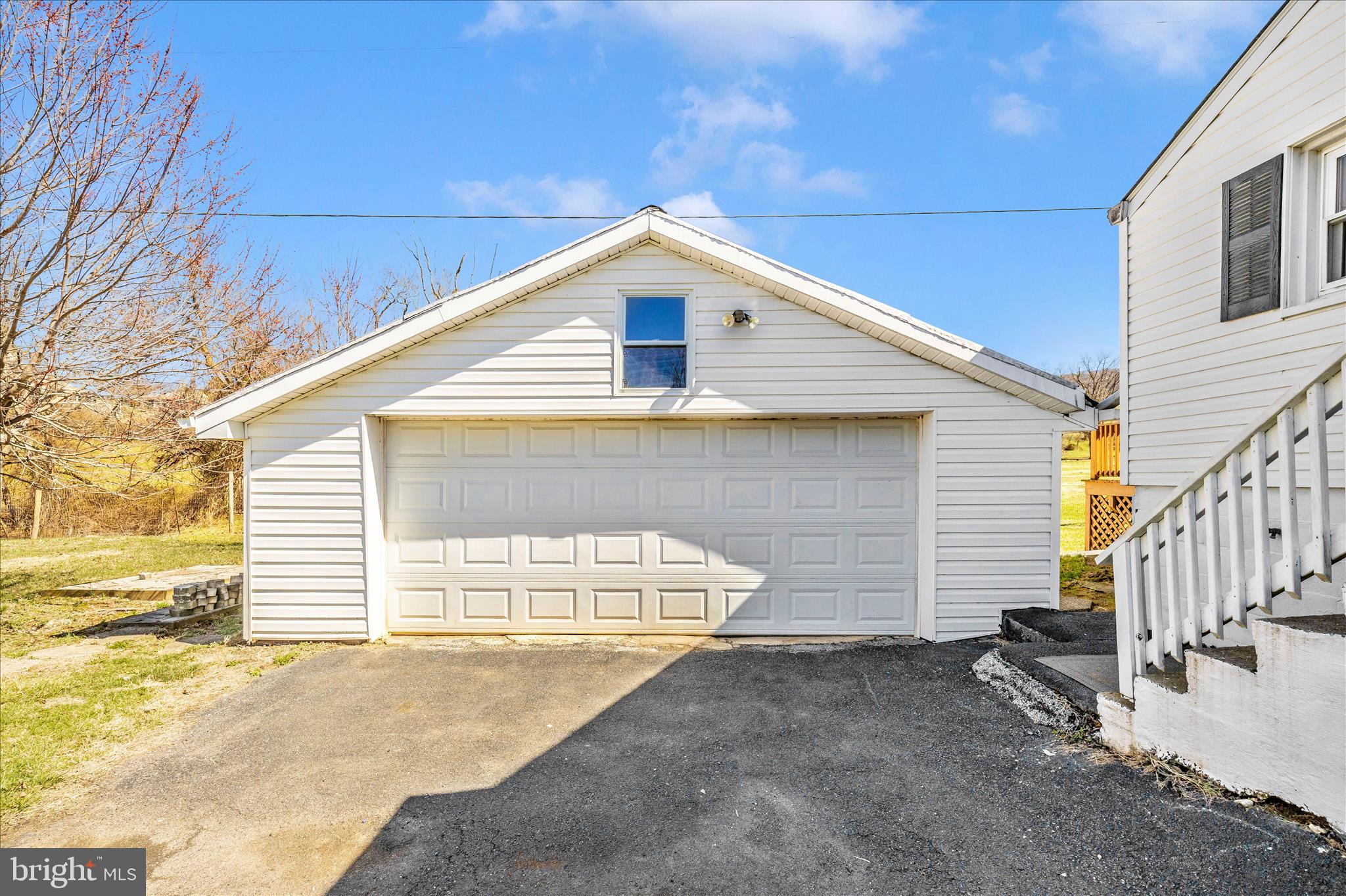 9435 Hollow Road Middletown, MD 21769 - Photo 32 of 40 Garage