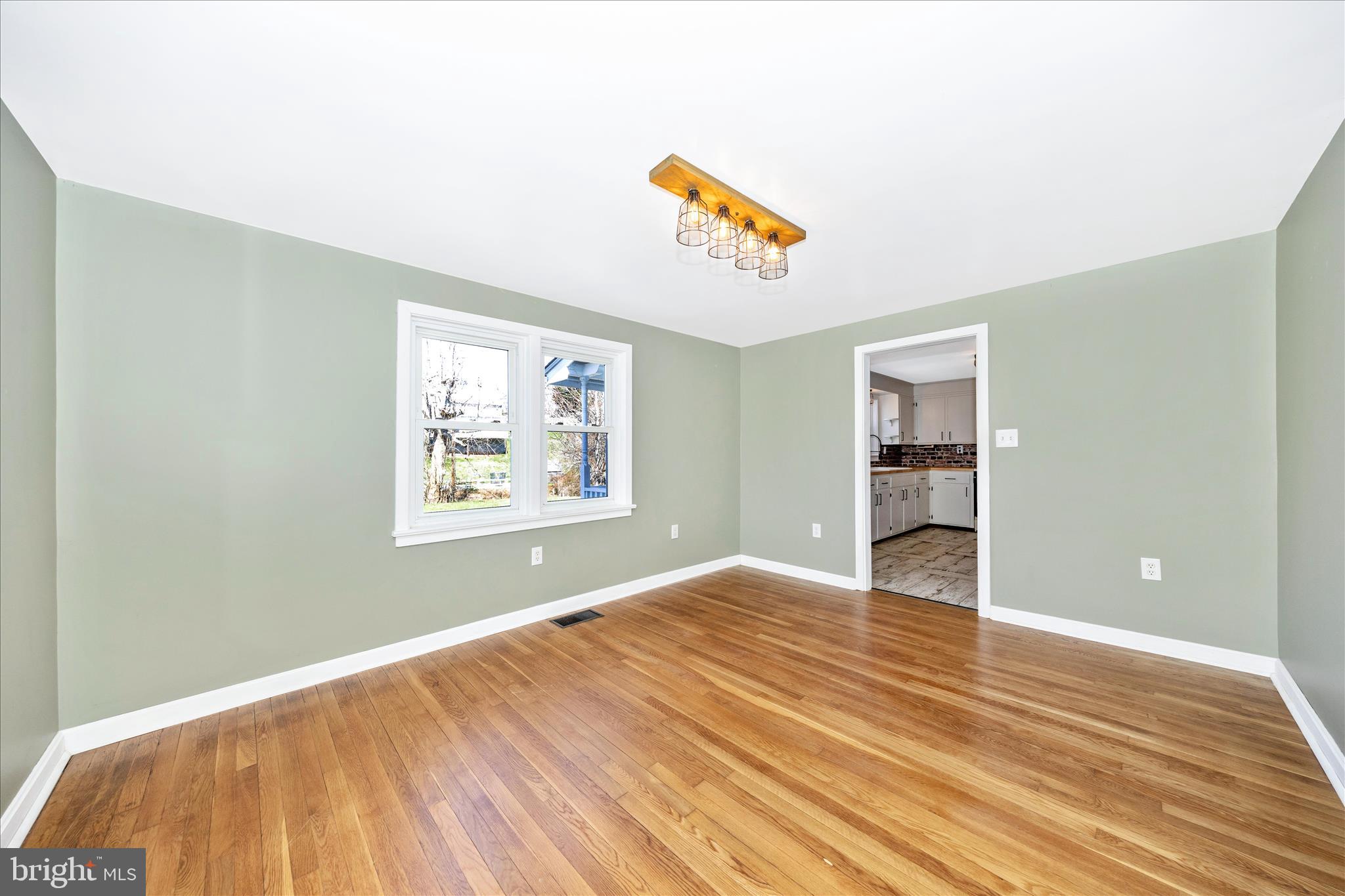 9435 Hollow Road Middletown, MD 21769 - Photo 8 of 40 Family Room