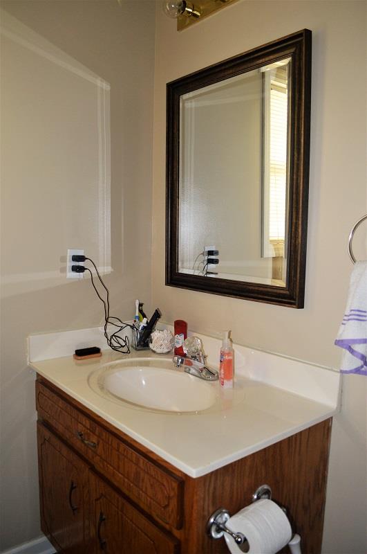 188 Modena Circle Decherd, TN 37324 - Photo 14 of 23 Pamper yourself in the master bath with a tub/shower combo.