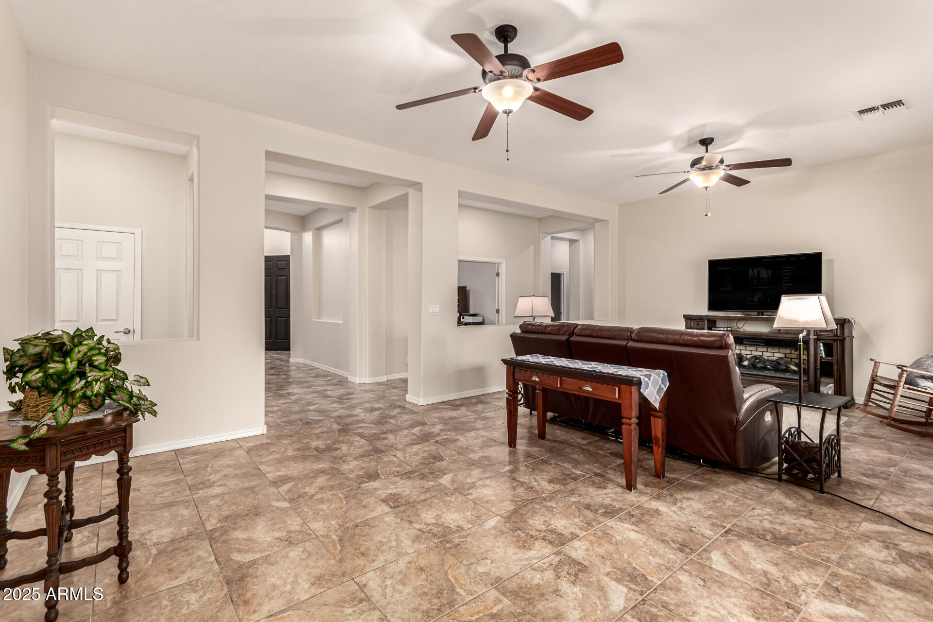 4808 West Cavalry Road Phoenix, AZ 85087 - Photo 12 of 67 16 - Cavalry