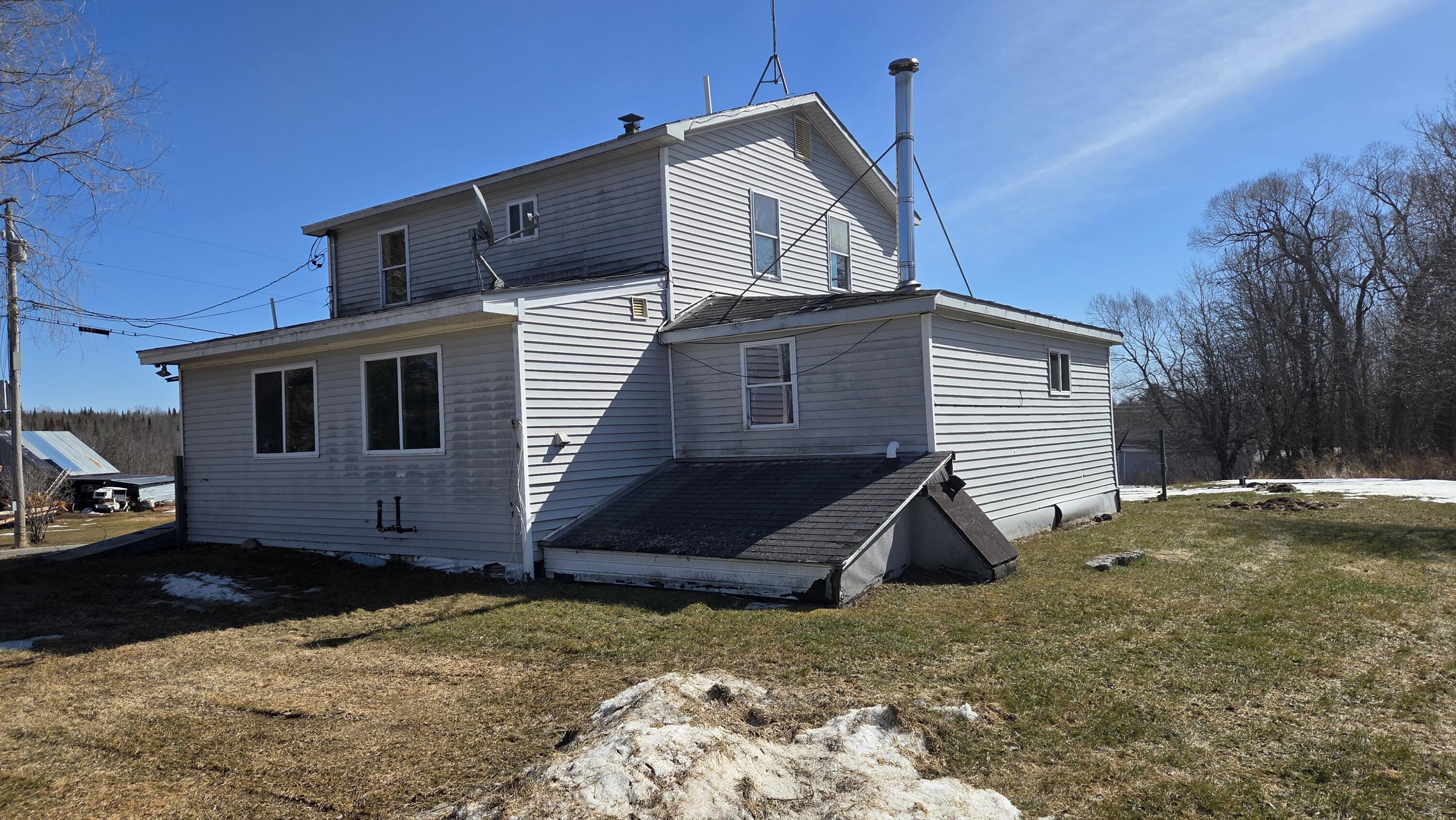 508 Horseback Road Clinton, ME 04927 - Photo 7 of 36 20260313_132547