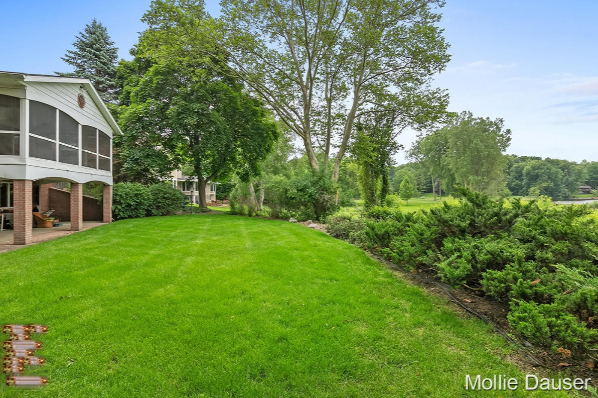 5900 Cascade Road Southeast Grand Rapids, MI 49546 - Photo 29 of 49 IMG_1028