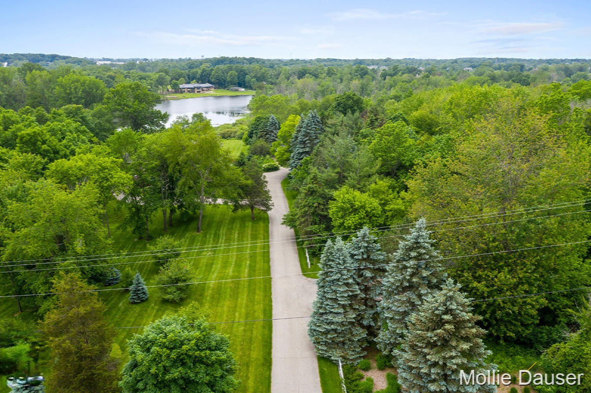 5900 Cascade Road Southeast Grand Rapids, MI 49546 - Photo 36 of 49 IMG_1035