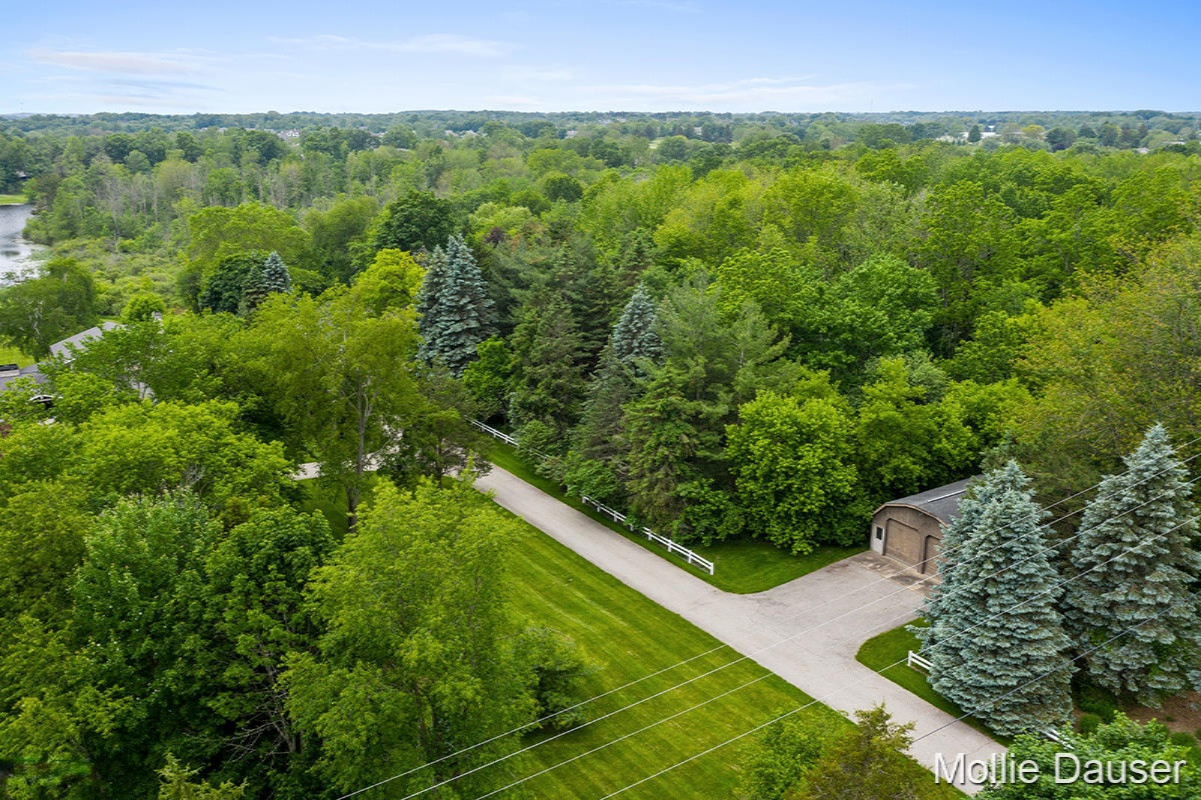5900 Cascade Road Southeast Grand Rapids, MI 49546 - Photo 37 of 49 IMG_1036