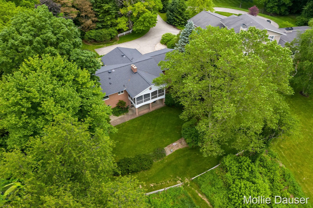5900 Cascade Road Southeast Grand Rapids, MI 49546 - Photo 39 of 49 IMG_1038