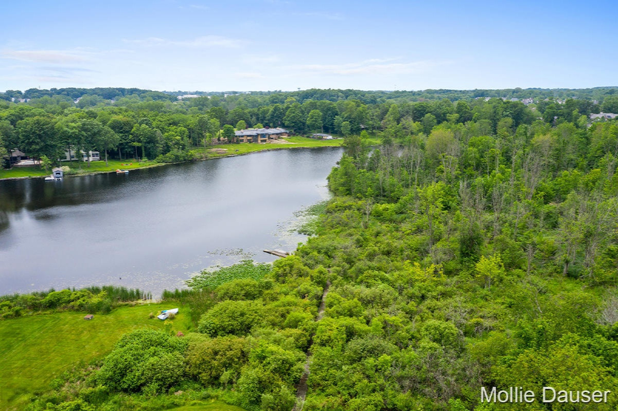 5900 Cascade Road Southeast Grand Rapids, MI 49546 - Photo 46 of 49 IMG_1045