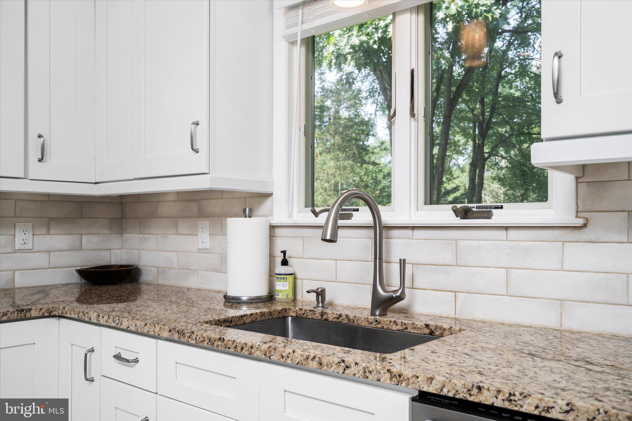 133 Hillside Avenue Bridgewater, NJ 08807 - Photo 16 of 48