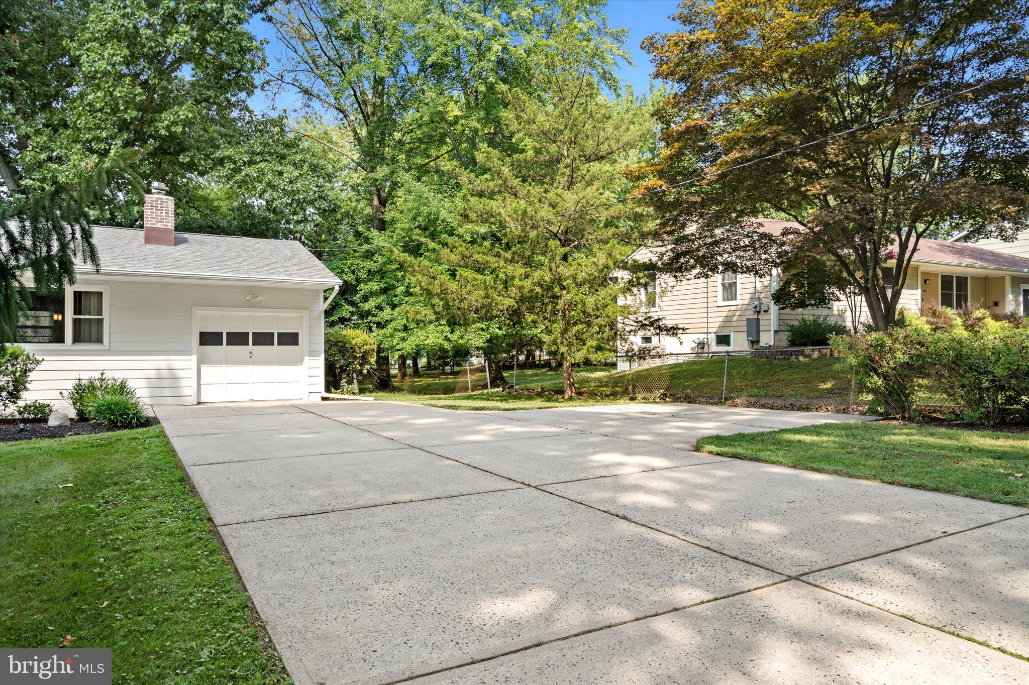 133 Hillside Avenue Bridgewater, NJ 08807 - Photo 3 of 48