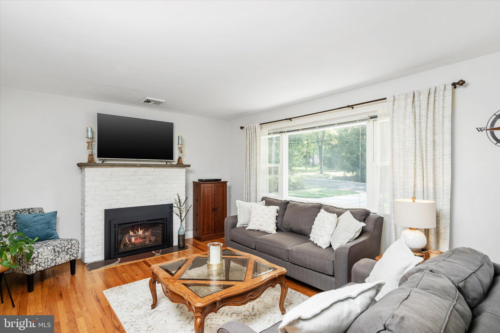 133 Hillside Avenue Bridgewater, NJ 08807 - Photo 7 of 48