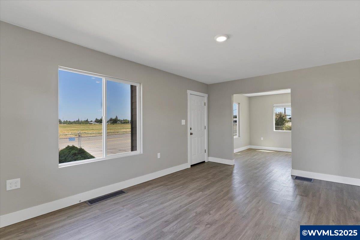 4250 Silverton Road Northeast Salem, OR 97305 - Photo 20 of 35 Gallery Image 20