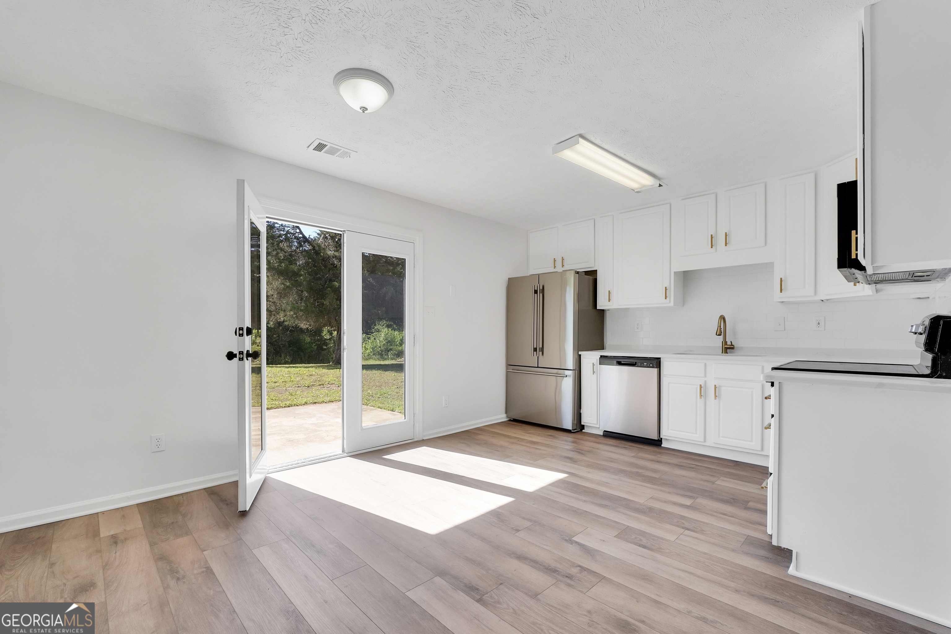 1187 Dixie Road Covington, GA 30014 - Photo 14 of 43
