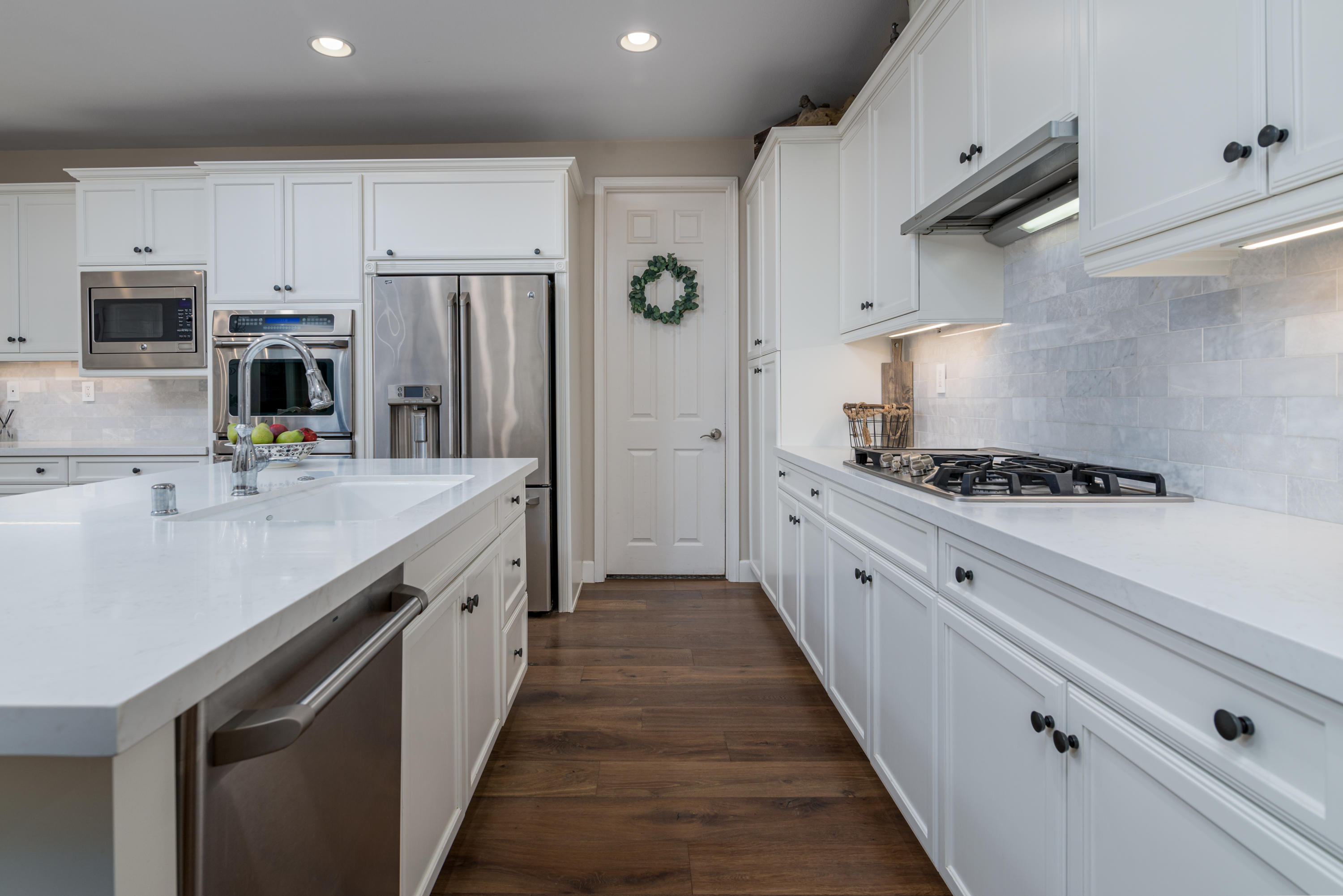 3064 White Rock Road Camarillo, CA 93012 - Photo 10 of 47 a kitchen with stainless steel appliances a sink stove and refrigerator