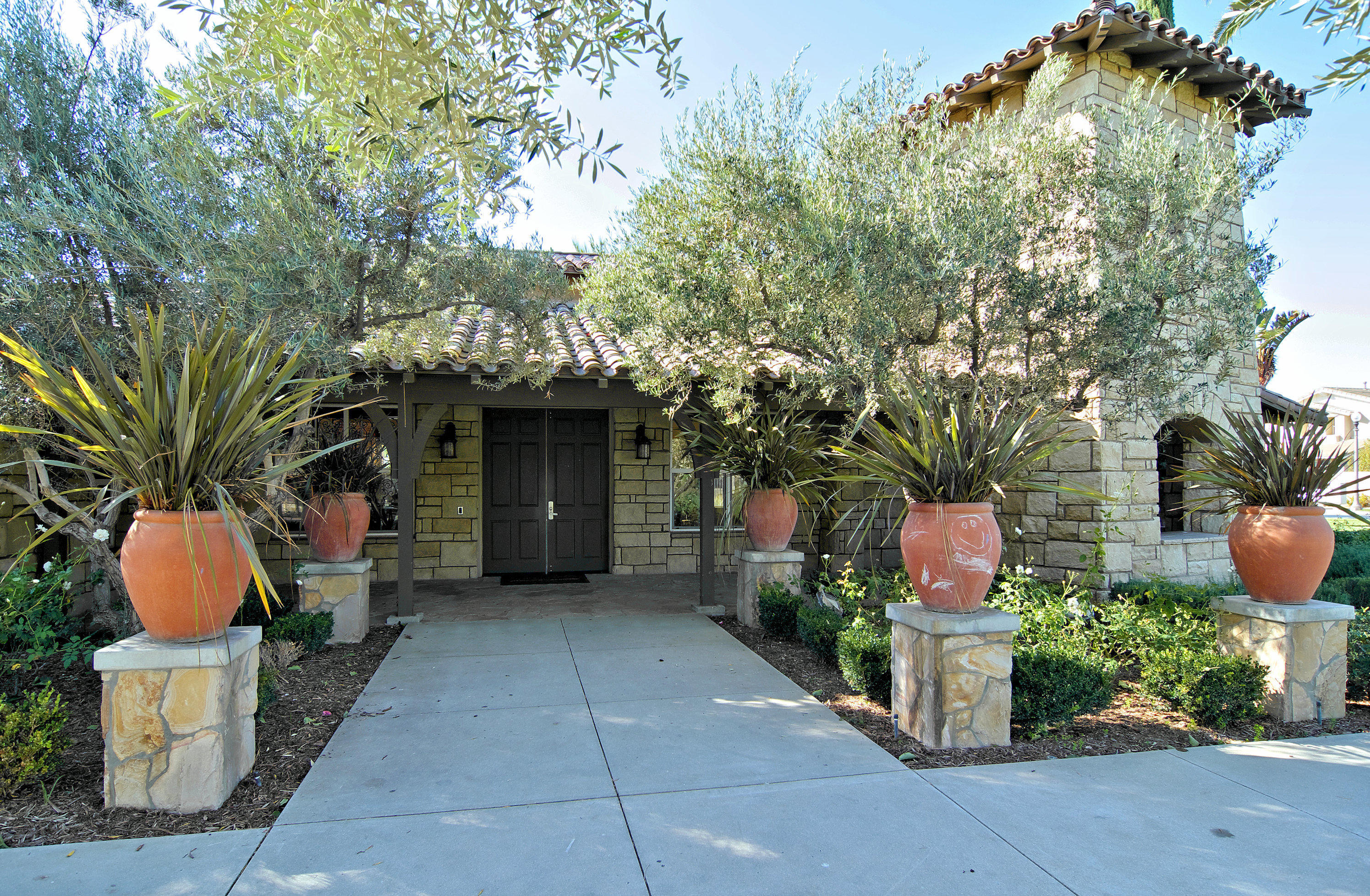 3064 White Rock Road Camarillo, CA 93012 - Photo 37 of 47 a front view of a house with garden