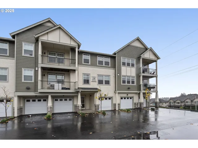 $319,000 | 17168 Southwest Snowdale Street, Unit 403, Beaverton, OR 97007