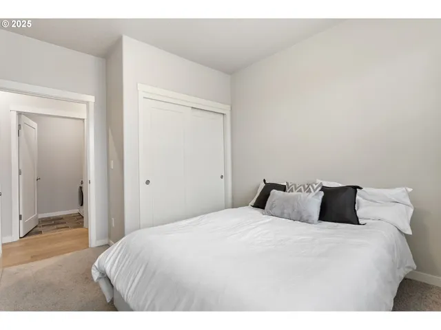 $319,000 | 17168 Southwest Snowdale Street, Unit 403, Beaverton, OR 97007