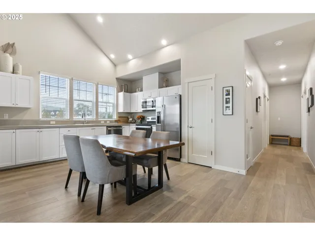 $319,000 | 17168 Southwest Snowdale Street, Unit 403, Beaverton, OR 97007