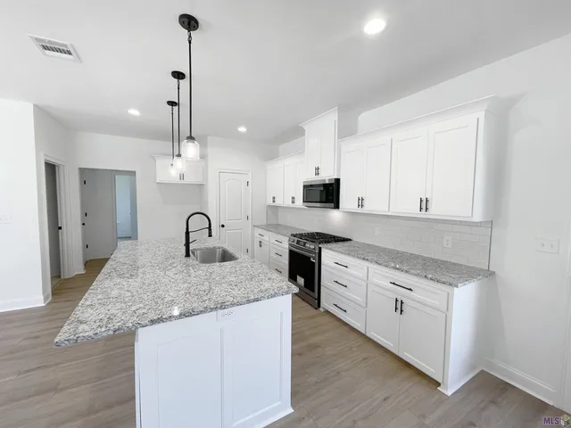 $290,000 | 14721 Carrol Avenue, Walker, LA 70785