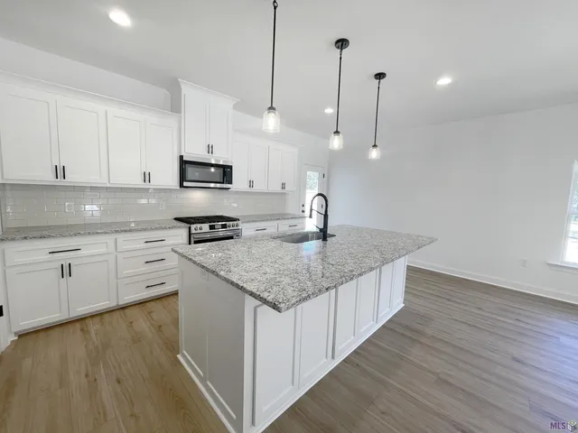 $290,000 | 14721 Carrol Avenue, Walker, LA 70785