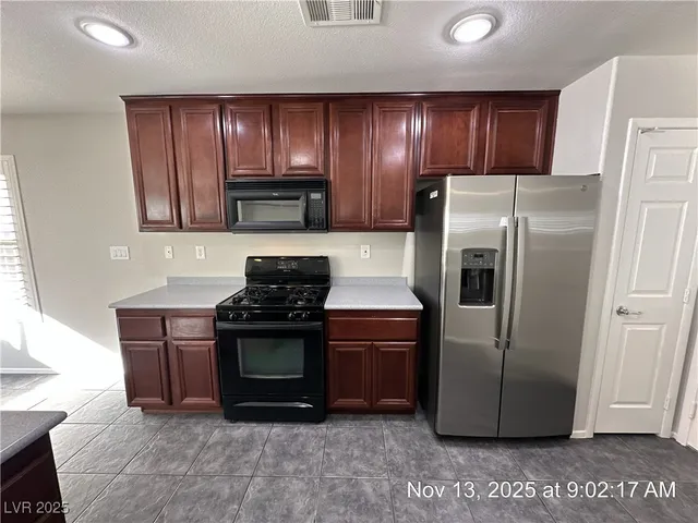 $2,000 | 179 Desert Pond Avenue, Henderson, NV 89002