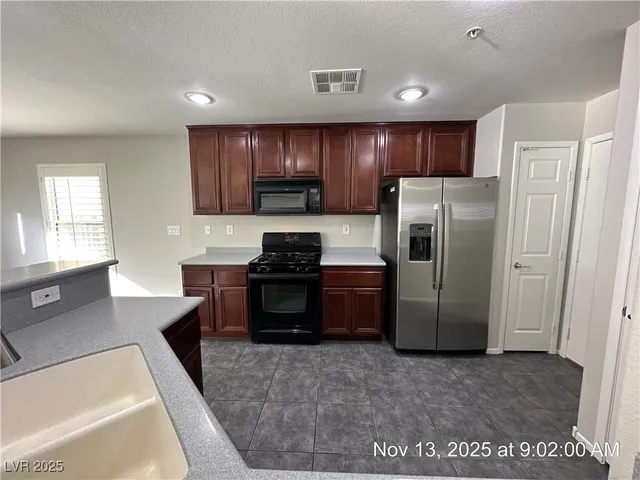 $2,000 | 179 Desert Pond Avenue, Henderson, NV 89002