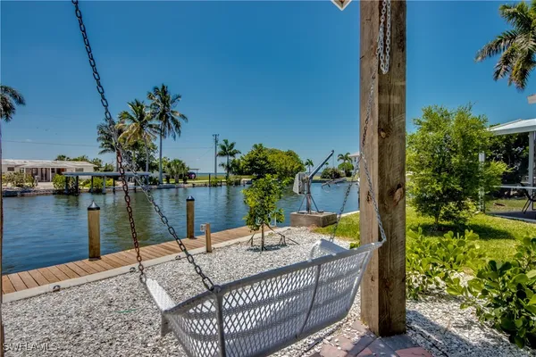 $5,500 | 2579 Third Street, Matlacha, FL 33993