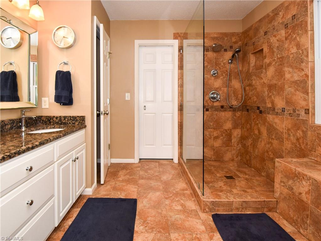 4017 Preswick Court High Point, NC 27265 - Photo 20 of 36