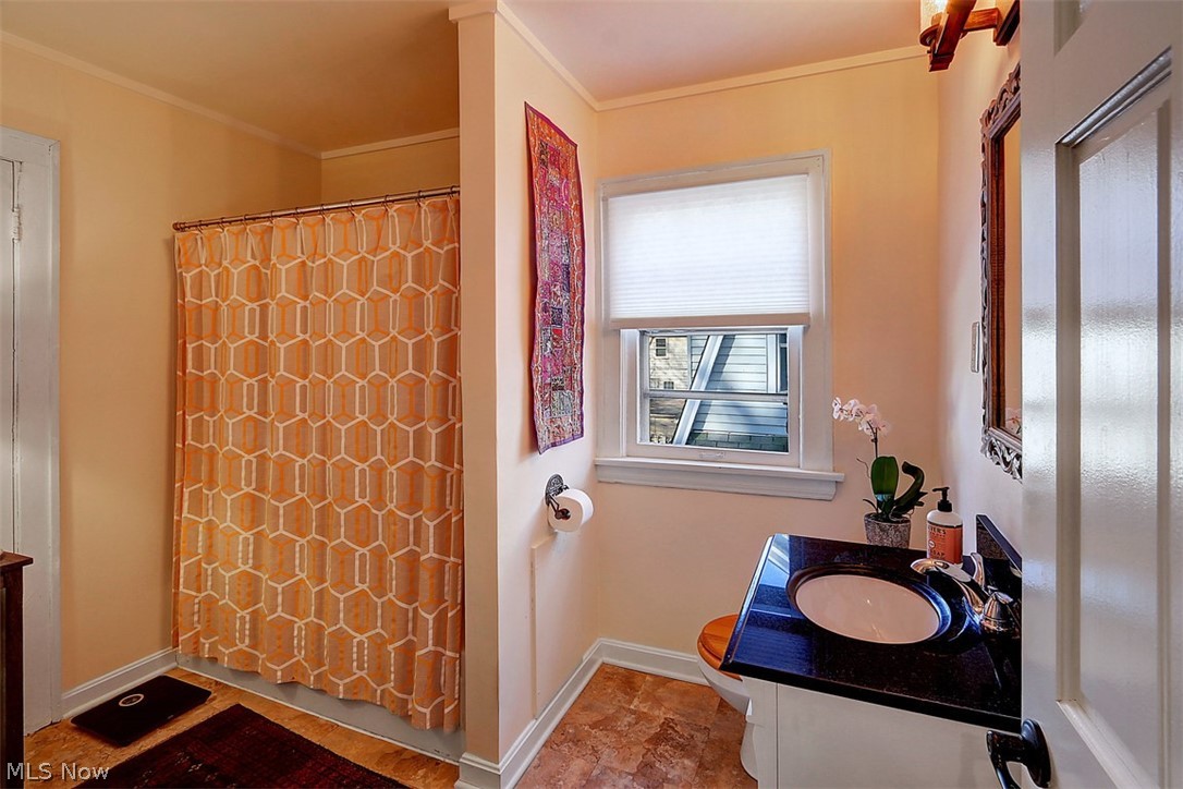 2170 Maplewood Road Cleveland, OH 44118 - Photo 14 of 19 Gallery Image 14