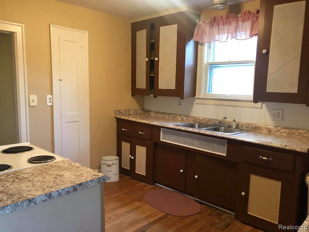 2466 West Auburn Road Rochester Hills, MI 48309 - Photo 23 of 34