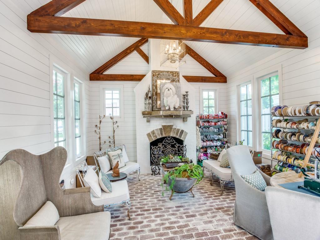 302 Featherston Street Cleburne, TX 76033 - Photo 39 of 40 Outdoor bonus room/studio