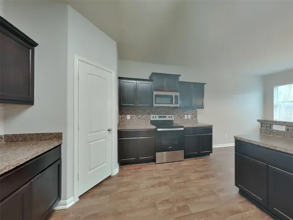 $1,819 | 17142 Common Point Drive, Houston, TX 77090