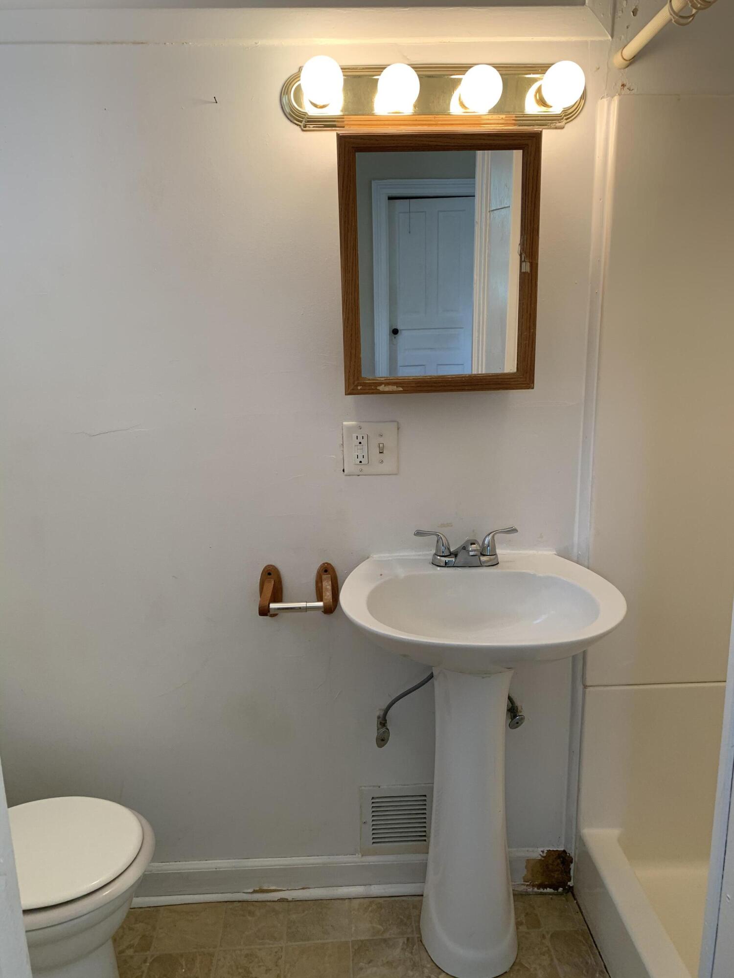 705 West Walnut Street Kalamazoo, MI 49007 - Photo 19 of 21 Photo Jul 29, 3 59 05 PM